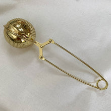 Load image into Gallery viewer, Classic Gold tea infuser
